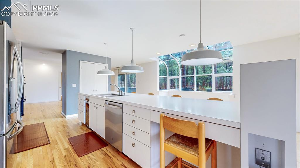 Image 16 of 44: Kitchen