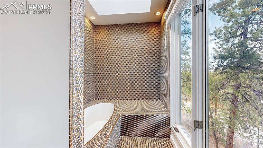 Image 26 of 44: Master Bathroom