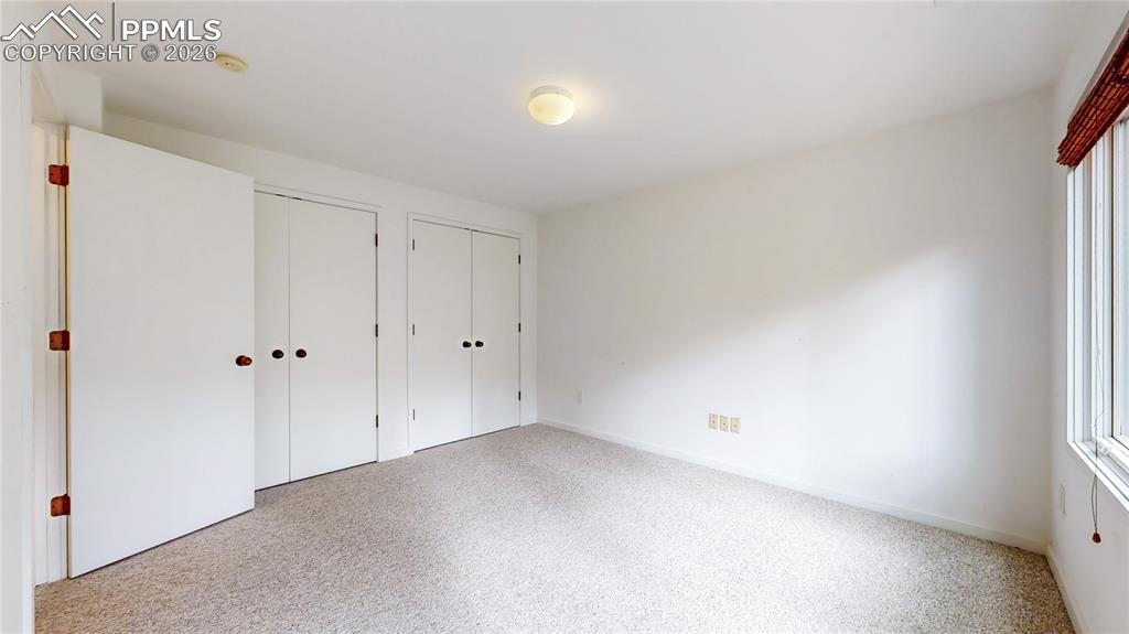 Image 28 of 44: Bedroom