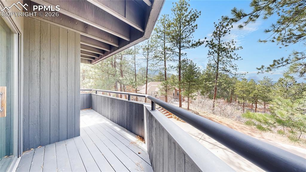 Image 30 of 44: Deck