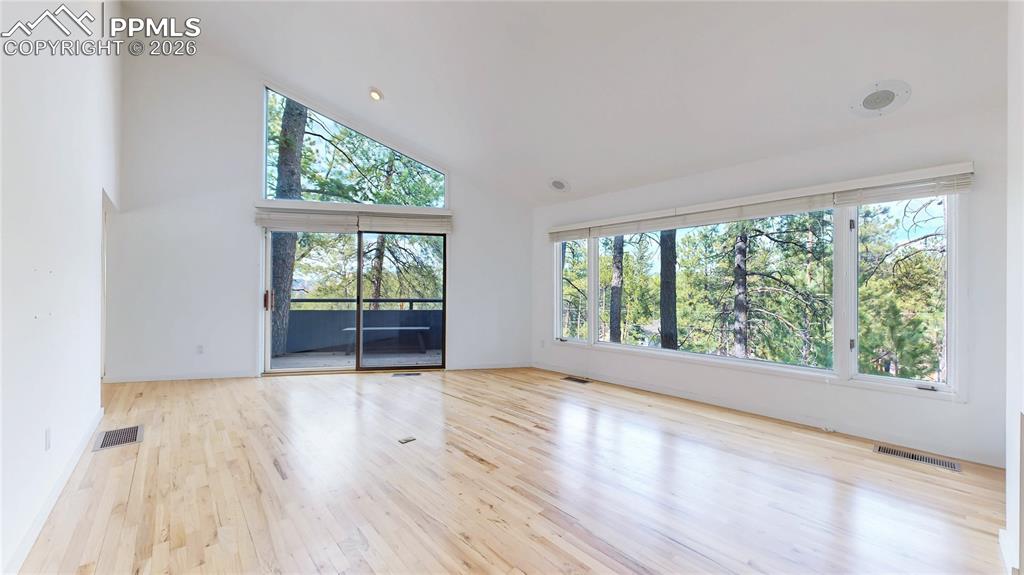 Image 4 of 44: Living Room