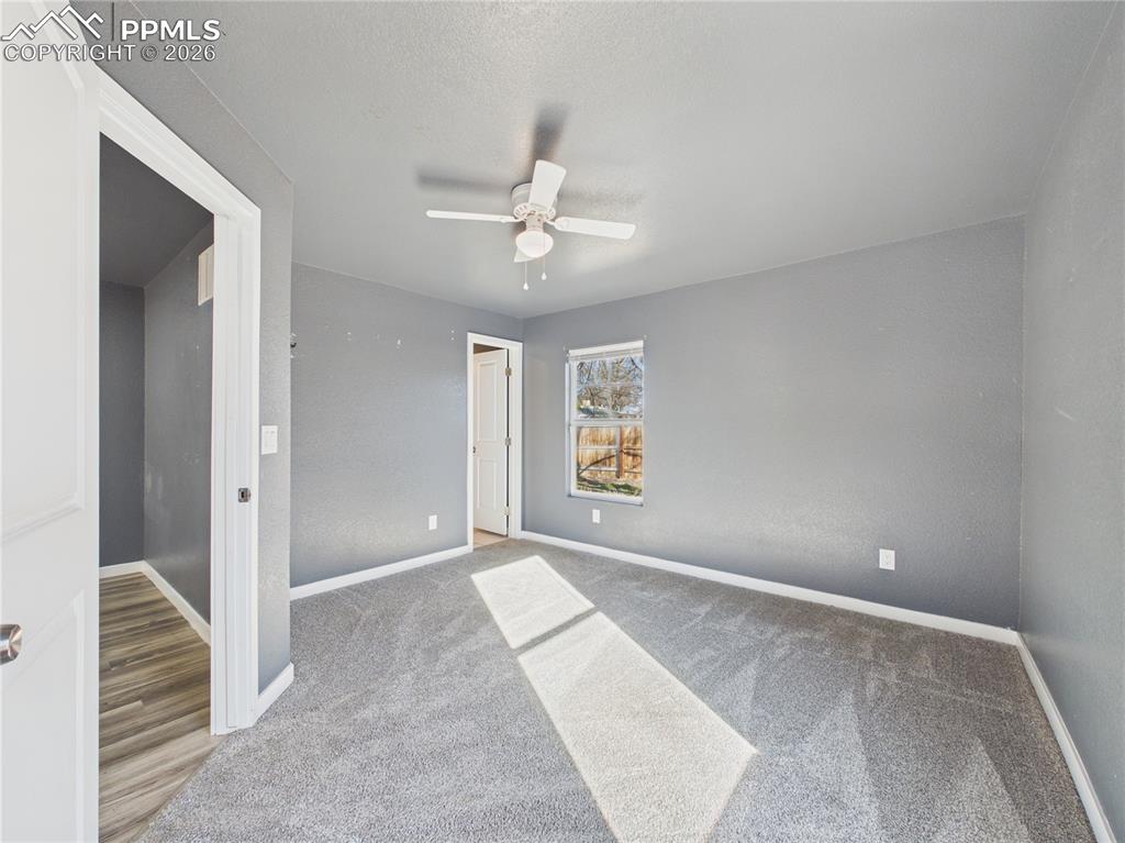 Image 14 of 36: Bedroom