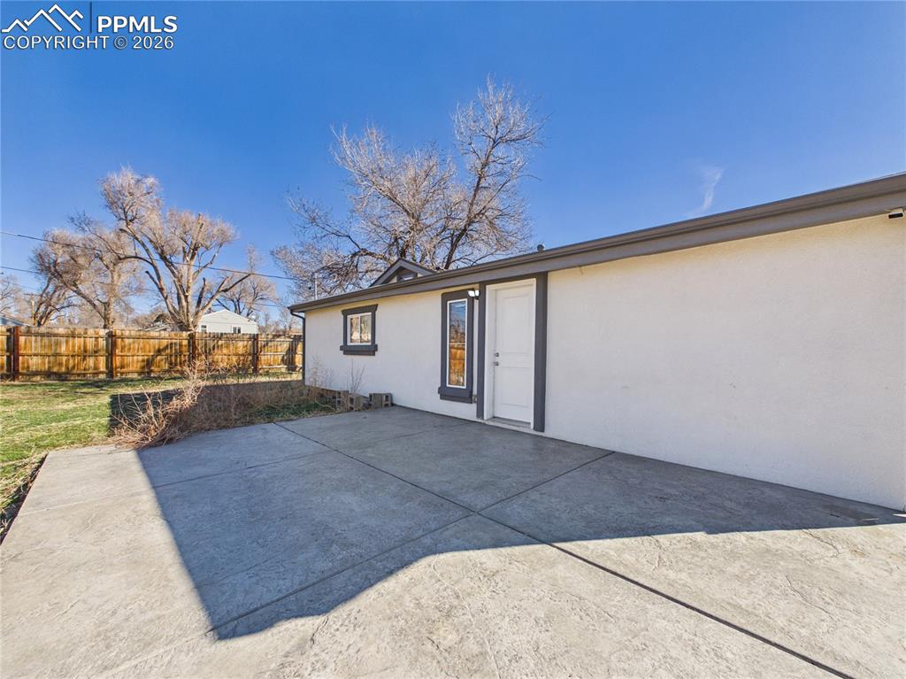 Image 28 of 36: Back of Structure