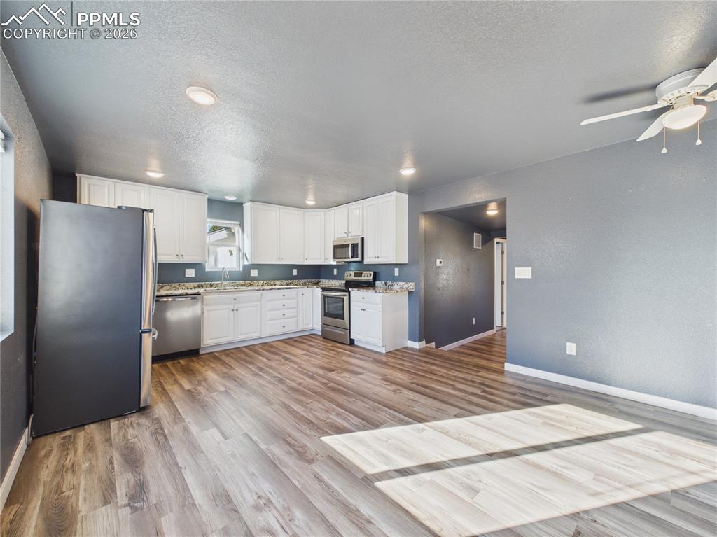 Image 4 of 36: Kitchen