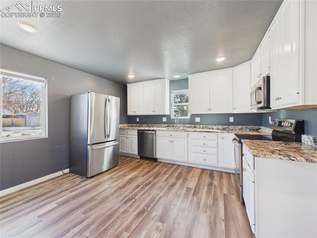 Image 8 of 36: Kitchen