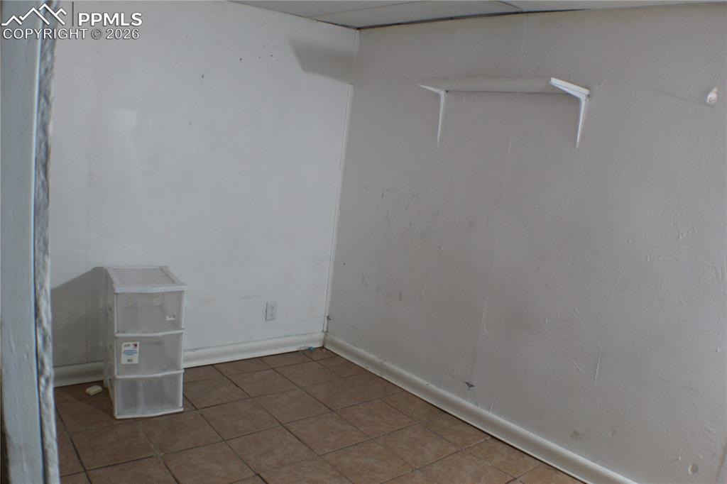 Image 14 of 26: Bathroom