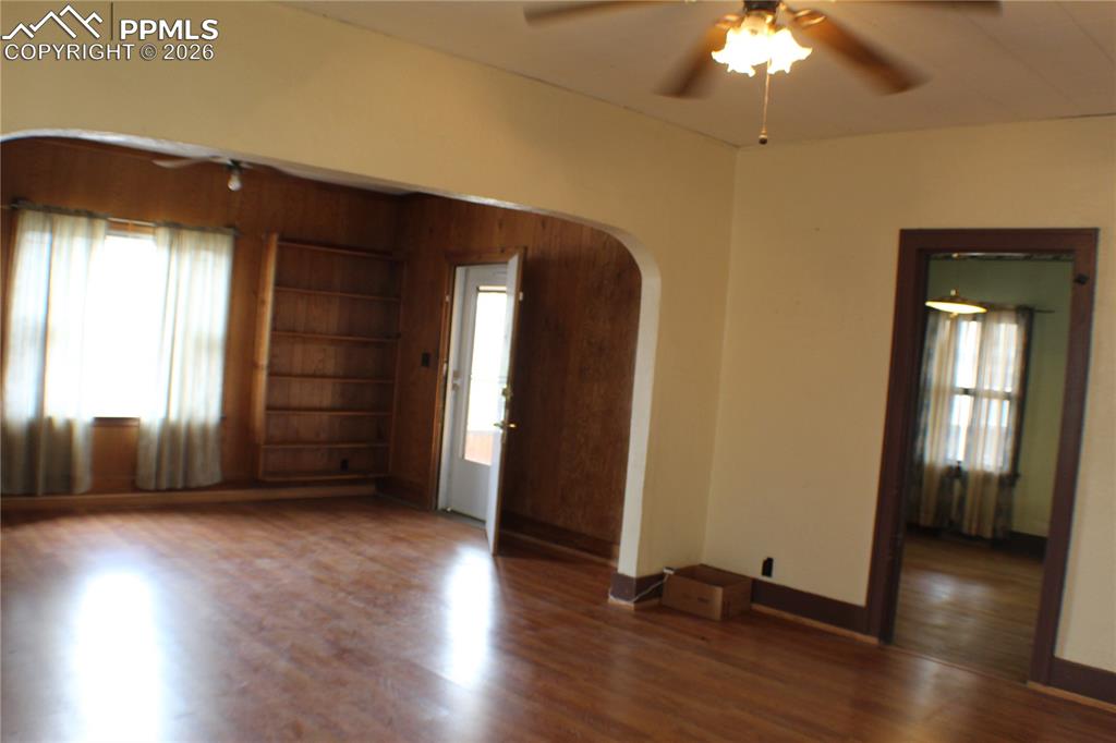 Image 3 of 26: Living Room