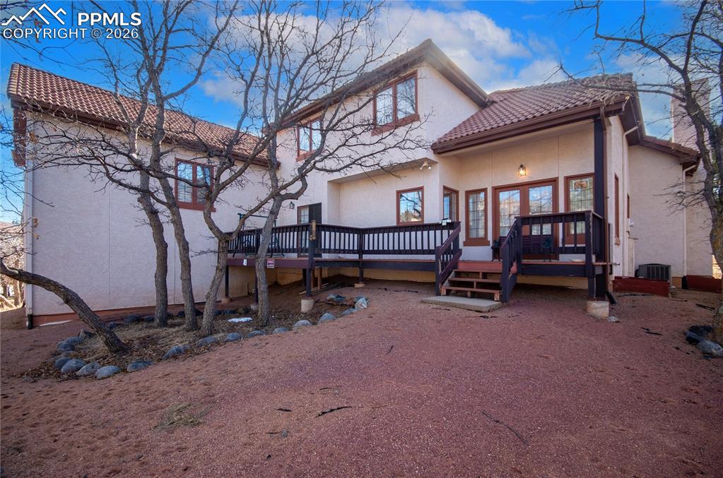 Image 32 of 50: Back of Structure