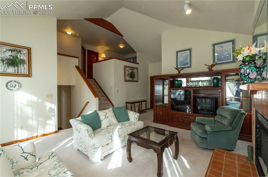 Image 4 of 50: Living Room