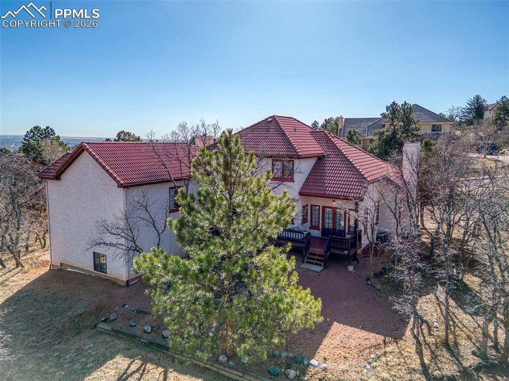 Image 40 of 50: Back of Structure