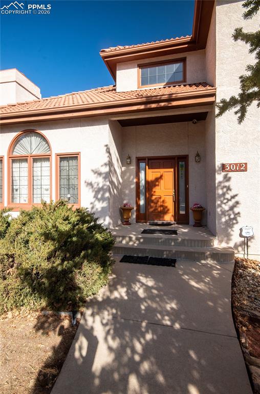 Image 5 of 50: Entry