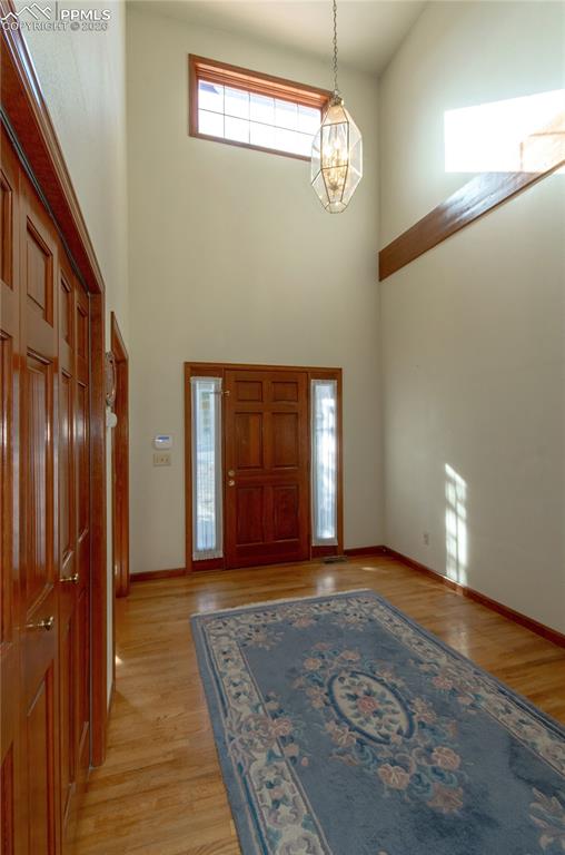 Image 7 of 50: Entry