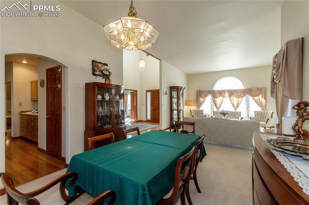 Image 9 of 50: Dining Area