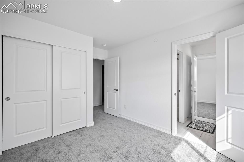 Image 22 of 27: Bedroom