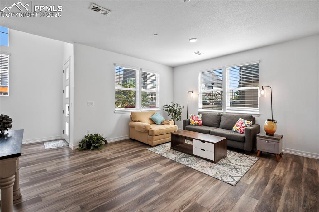 Image 9 of 27: Living Room