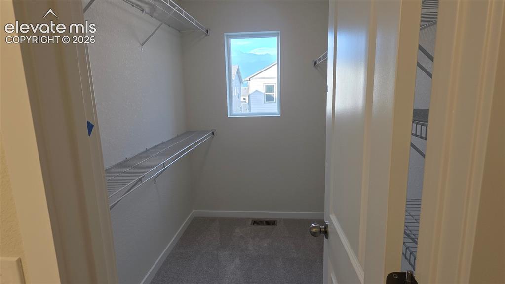 Image 10 of 31: Closet