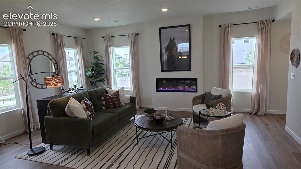 Image 19 of 31: *Image is of current furnished Greenbriar Model*