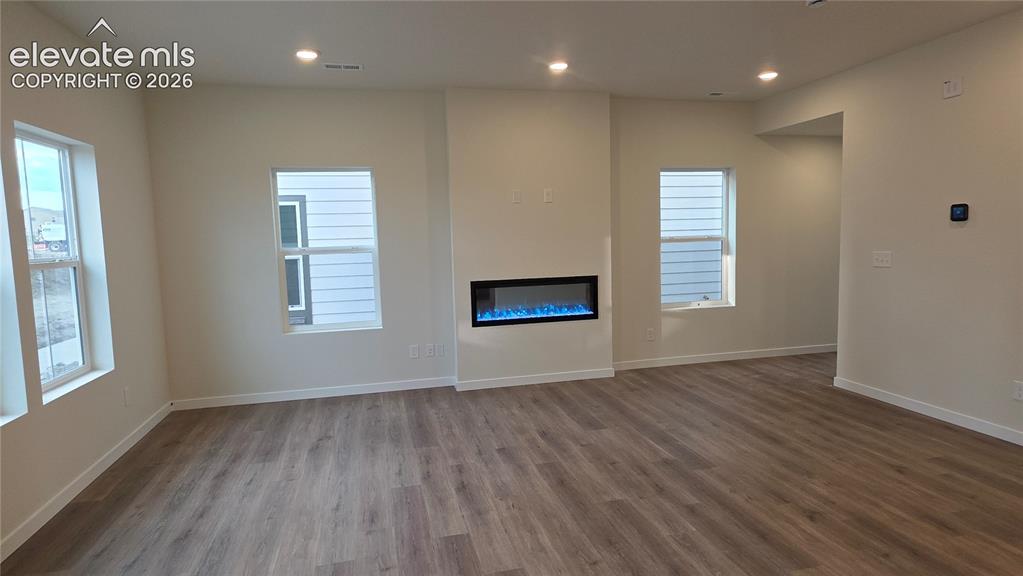 Image 3 of 31: Living Room