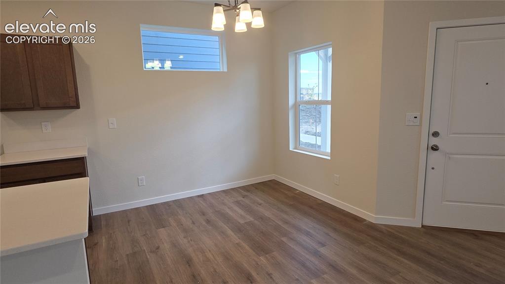 Image 6 of 31: Dining Area