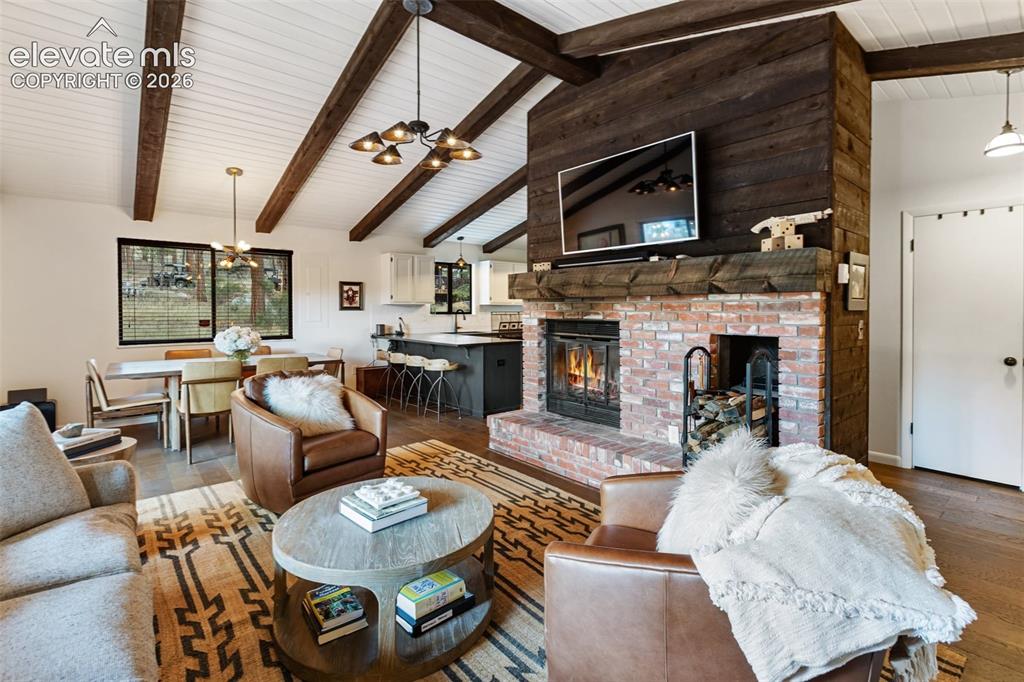 Image 10 of 40: Living Room