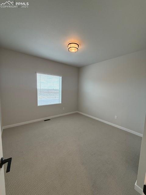 Image 4 of 23: Bedroom