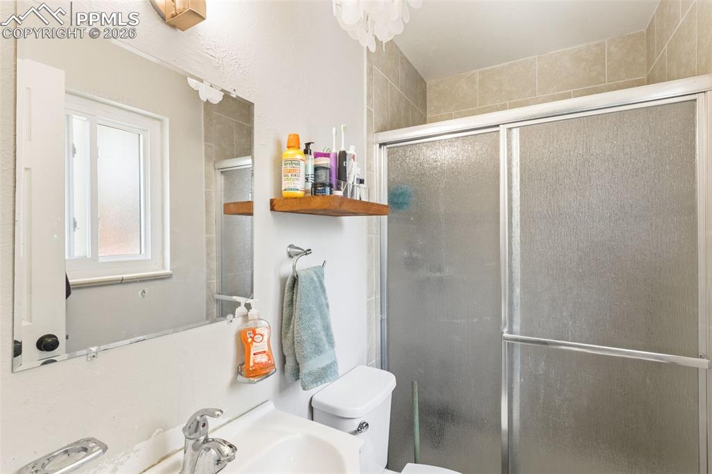 Image 19 of 40: Master Bedroom