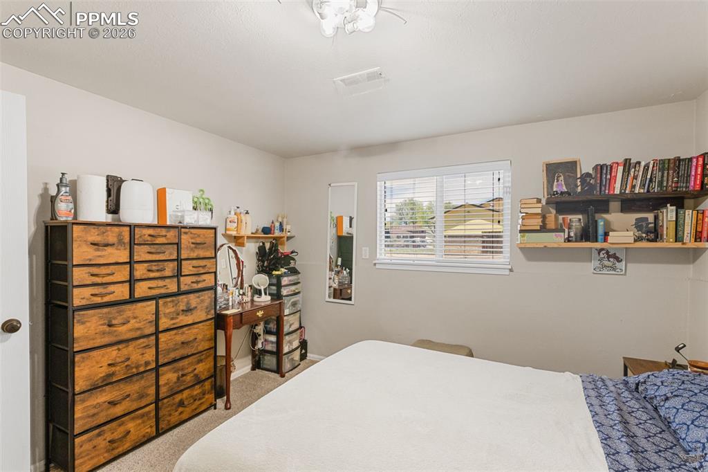 Image 31 of 40: Bedroom