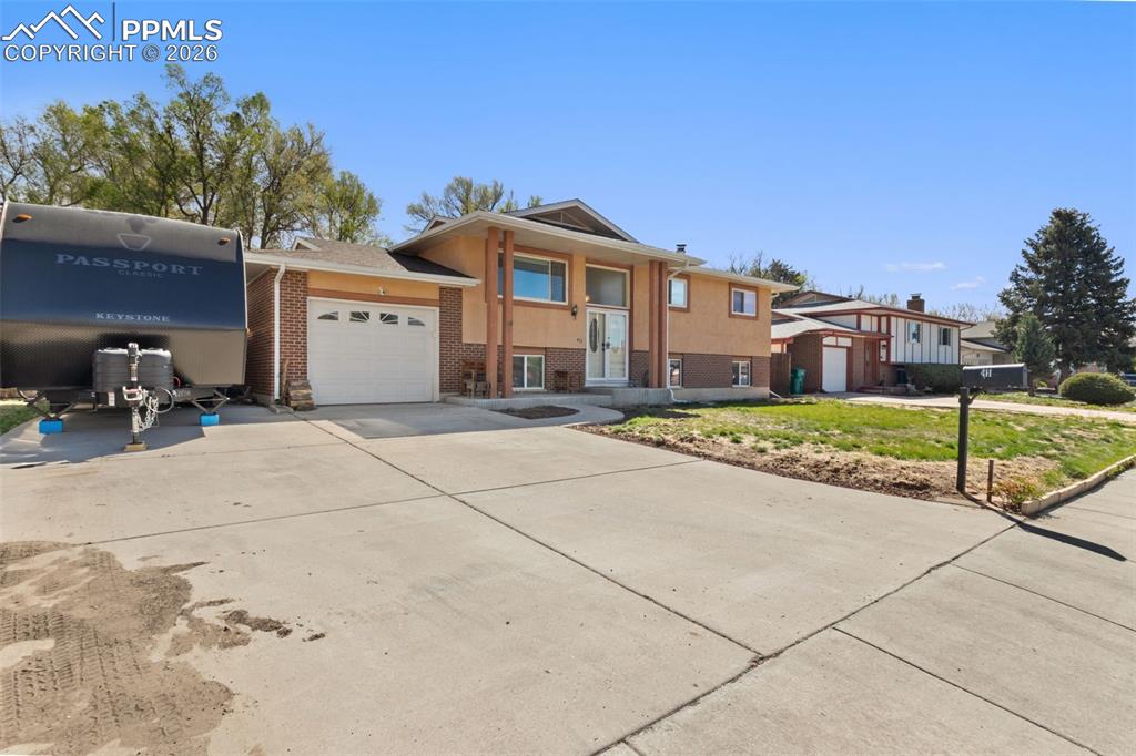 Image 6 of 40: Front of Structure