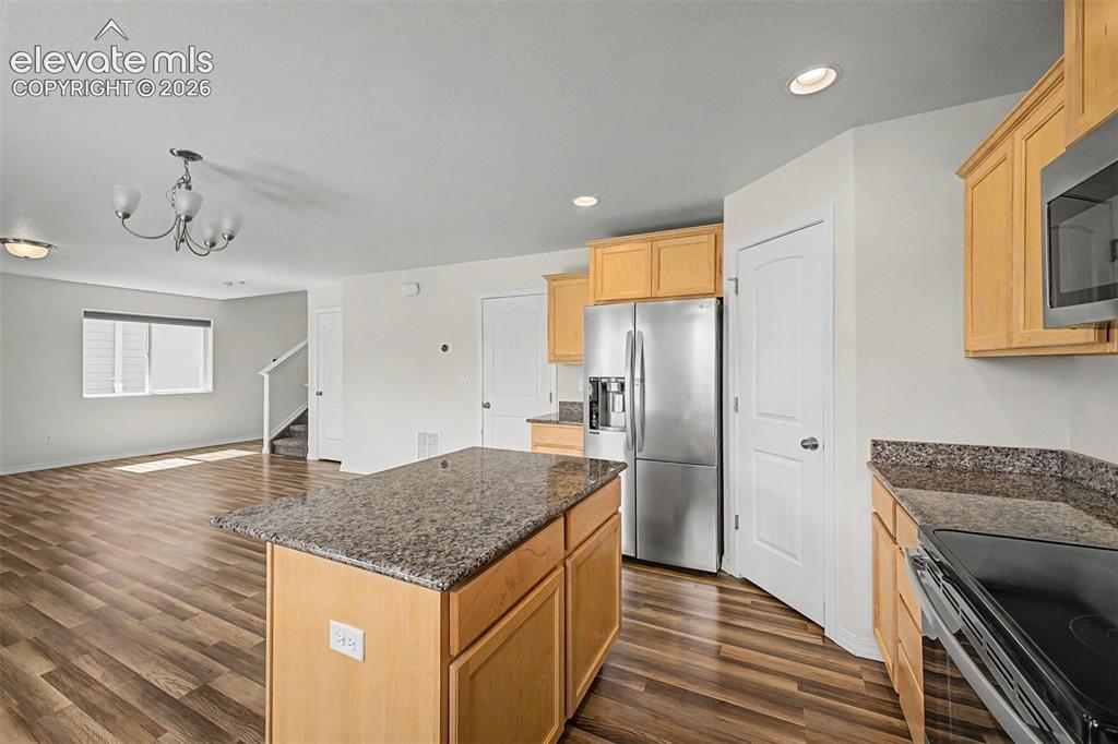 Image 10 of 41: Kitchen