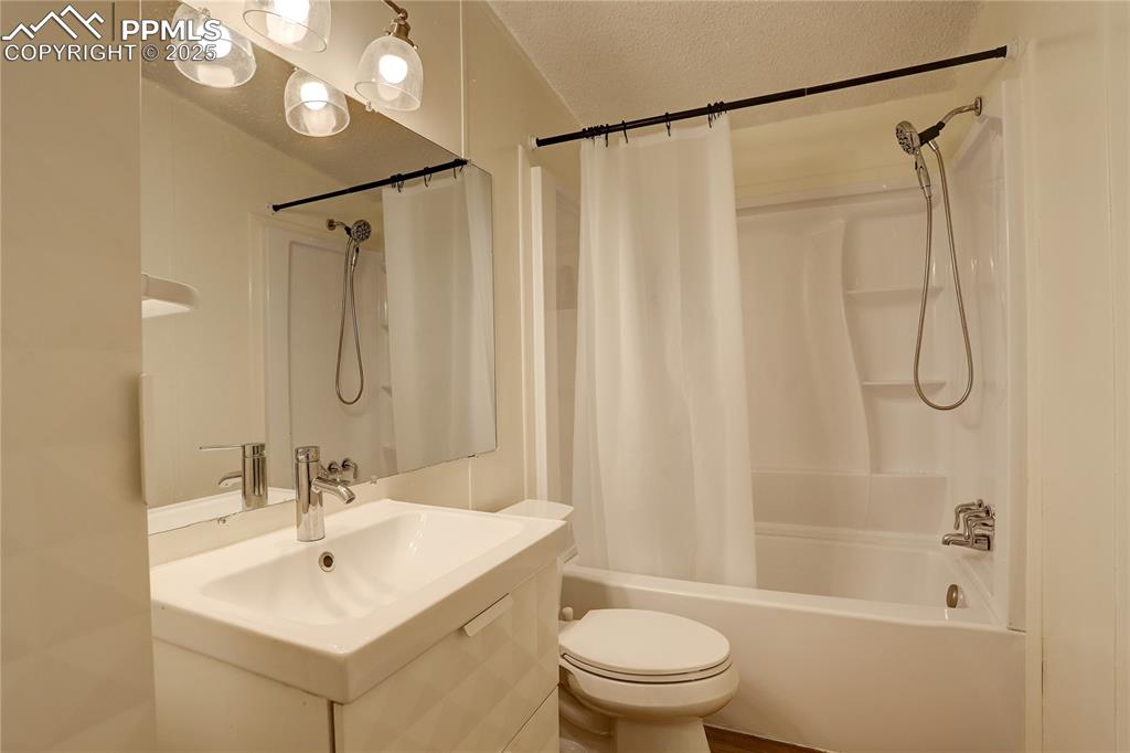 Image 24 of 43: Main Hall Bathroom