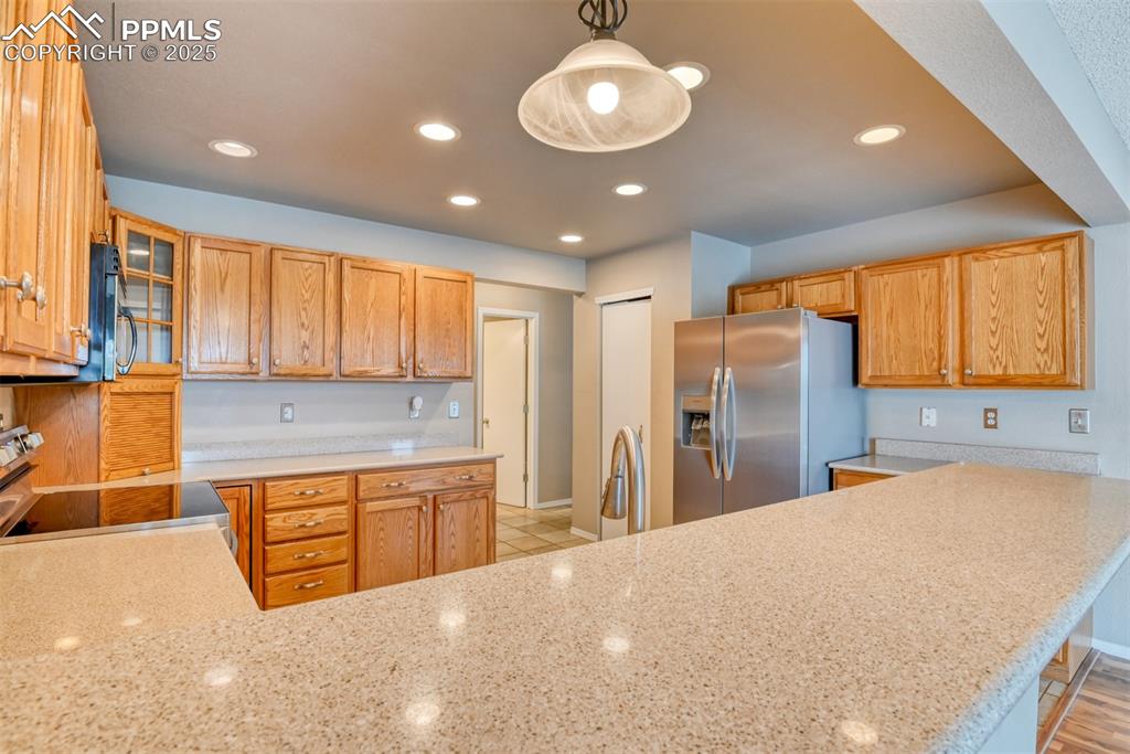 Image 12 of 44: Kitchen
