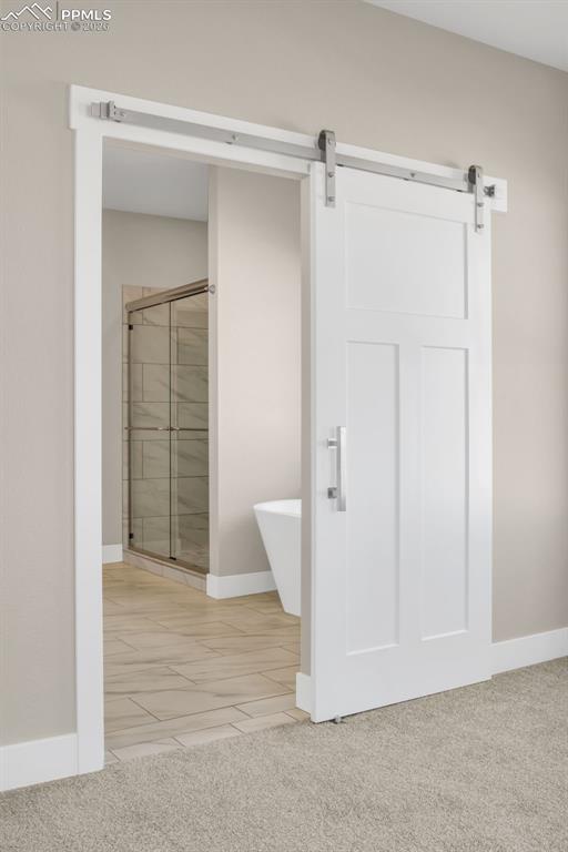 Image 21 of 34: Bathroom