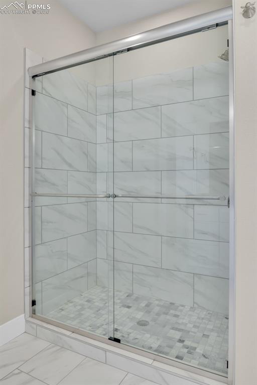 Image 25 of 34: Bathroom