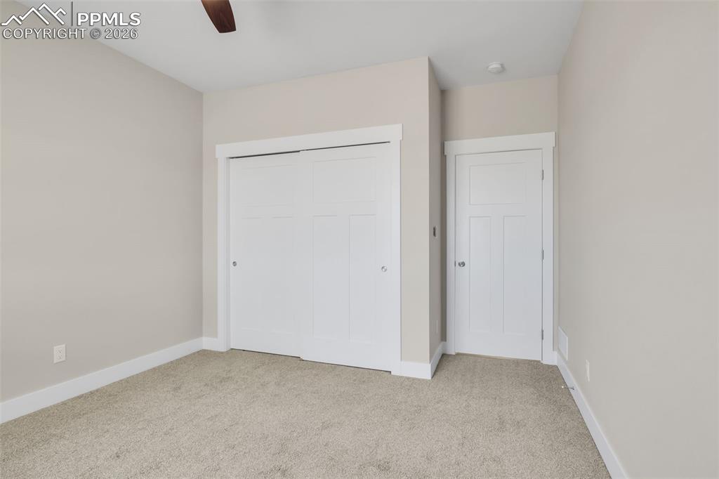 Image 29 of 34: Bedroom