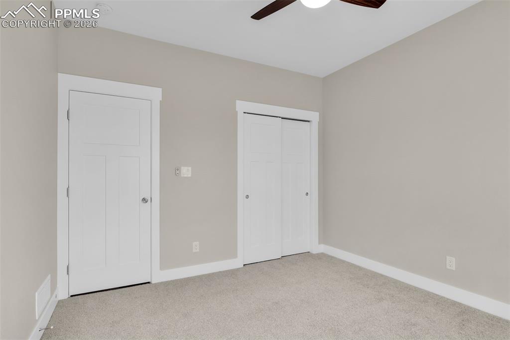 Image 34 of 34: Bedroom