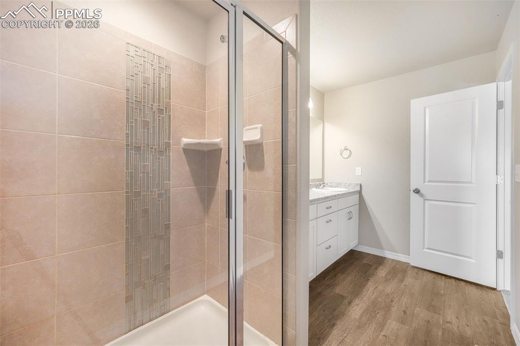 Image 22 of 50: Bathroom