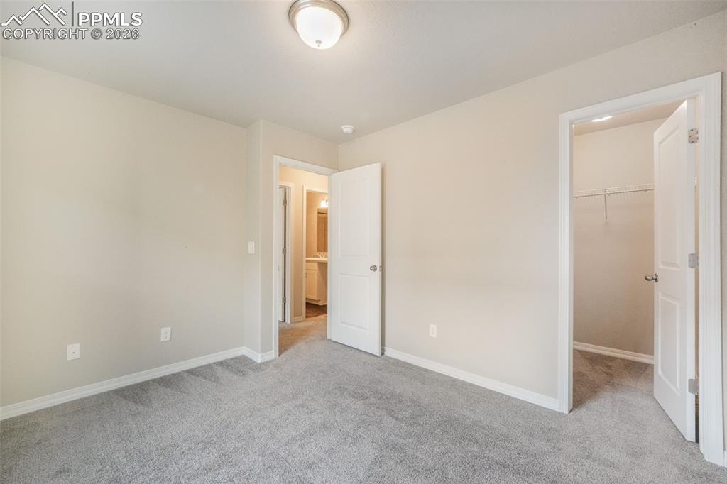 Image 38 of 50: Bedroom