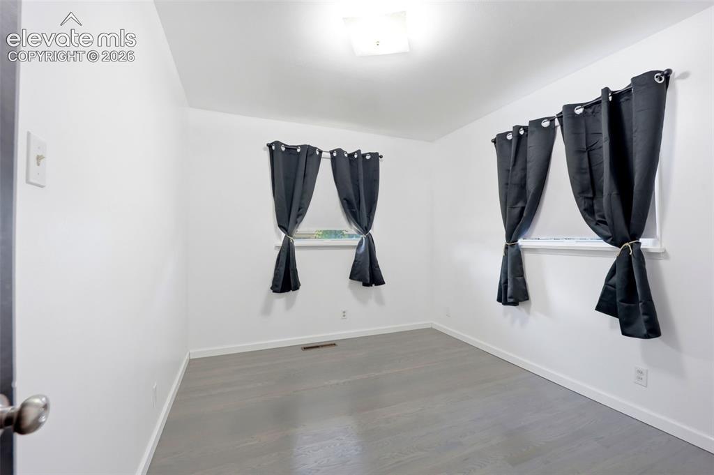 Image 16 of 47: Bedroom