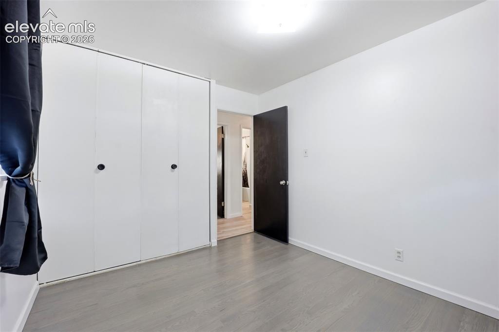 Image 18 of 47: Bedroom