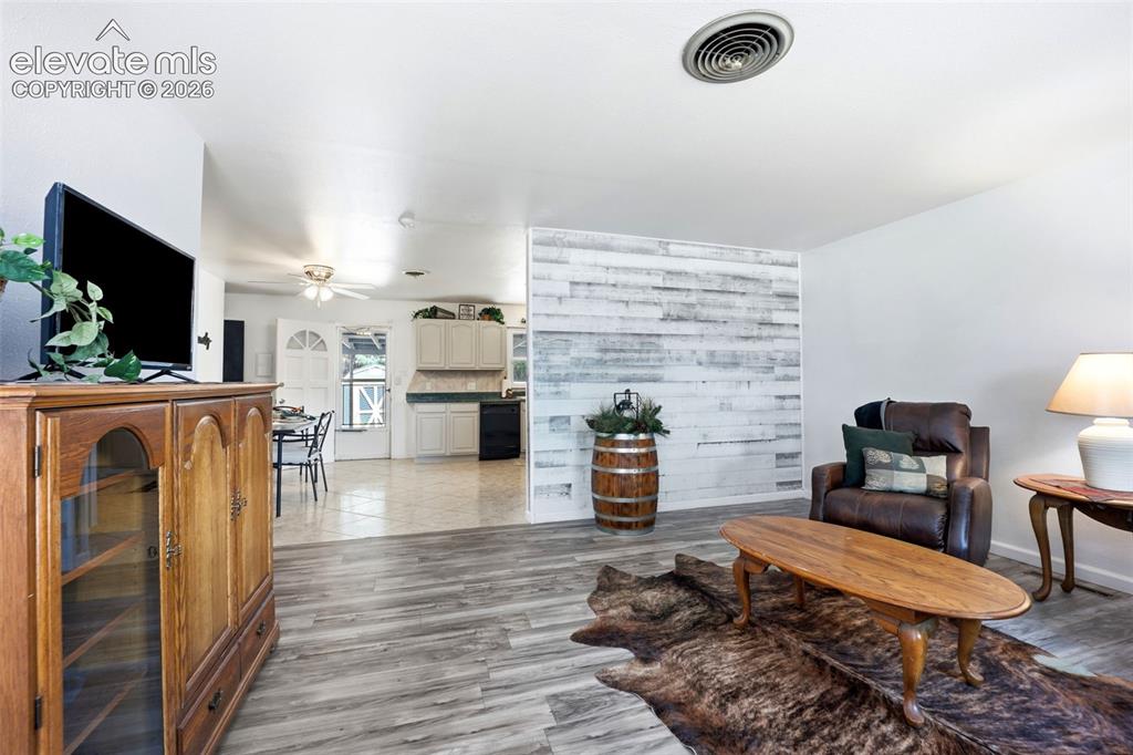 Image 6 of 47: Family Room