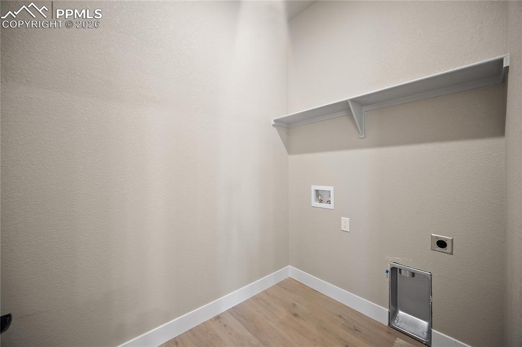 Image 11 of 32: Laundry