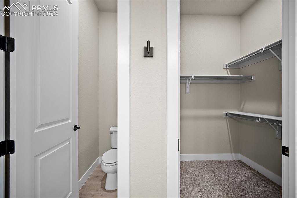 Image 20 of 32: Bathroom