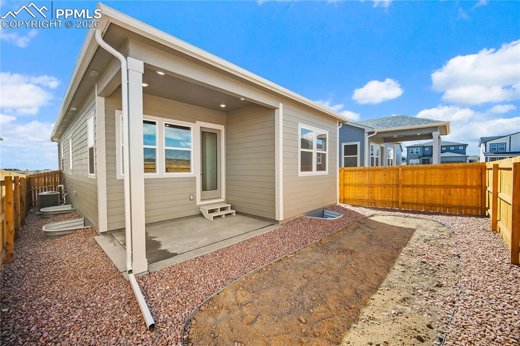 Image 31 of 32: Back of Structure