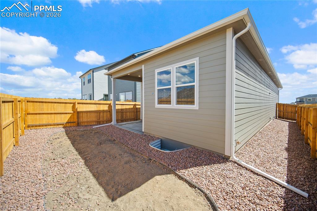 Image 32 of 32: Back of Structure