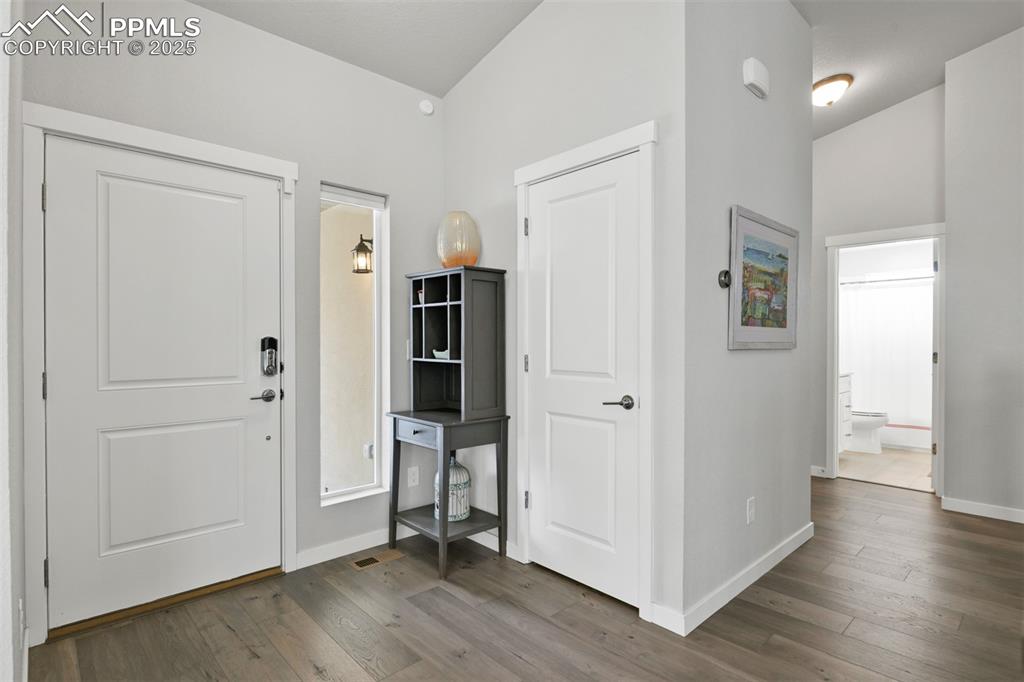 Image 12 of 44: Entry