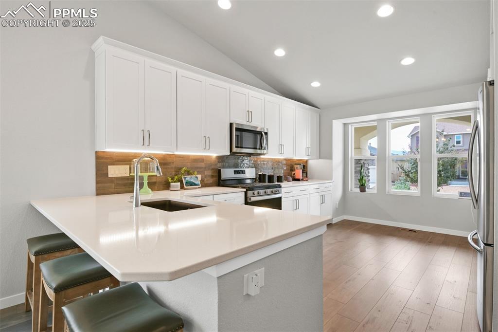 Image 14 of 44: Kitchen