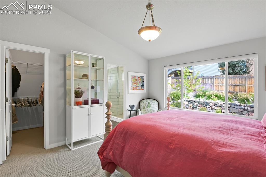 Image 24 of 44: Bedroom