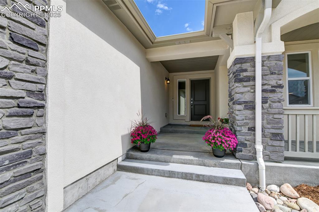 Image 9 of 44: Entry