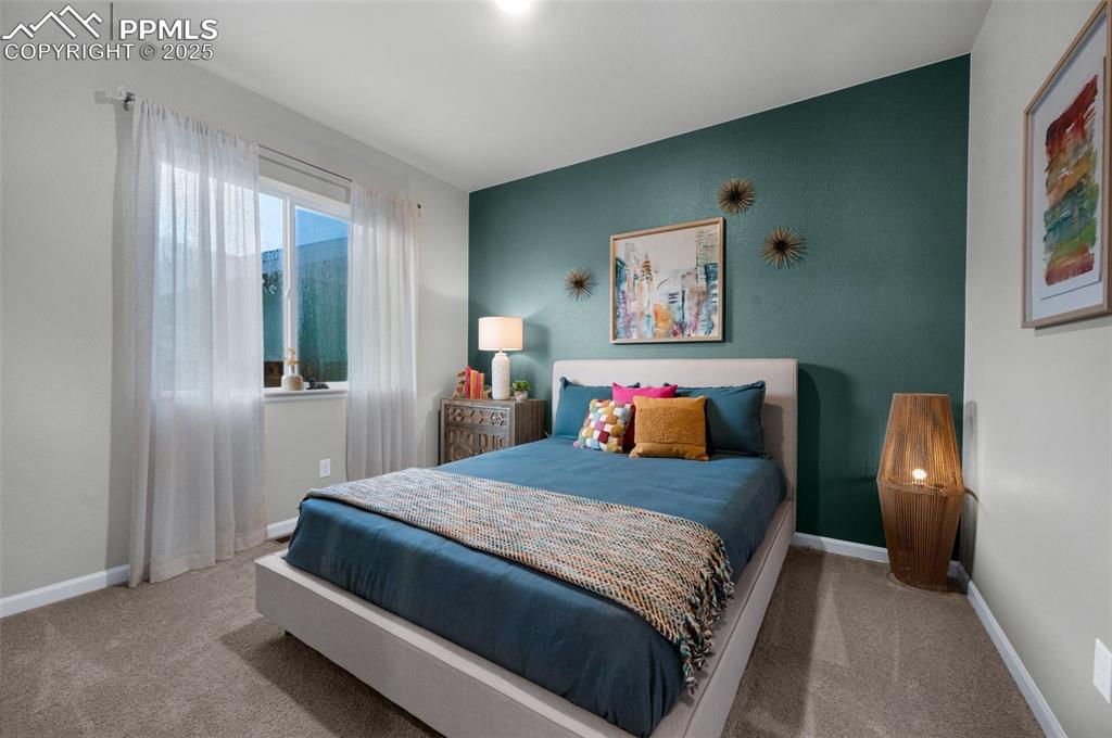 Image 32 of 42: Bedroom