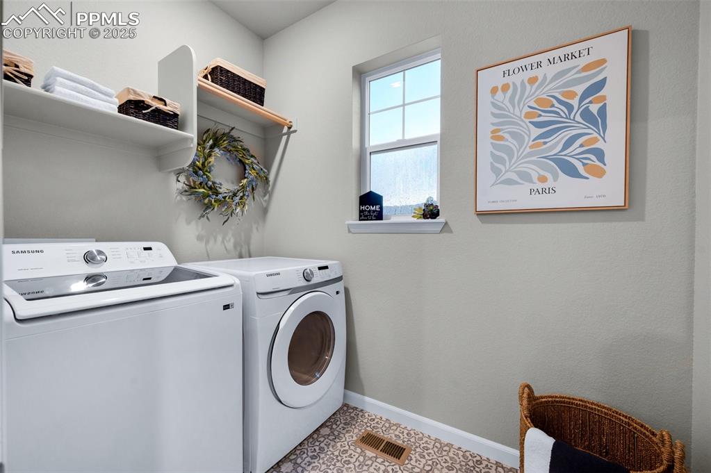 Image 36 of 42: Laundry